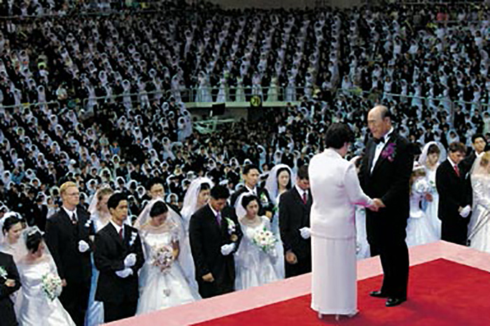 統一教会の合同結婚式画像