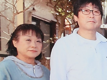 大家族石田家のお父さんとお母さん画像