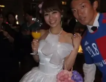 権田修一と嫁の篠田裕美の結婚式画像