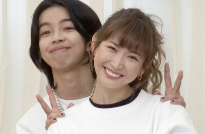 yoshiと紗栄子の熱愛共演画像